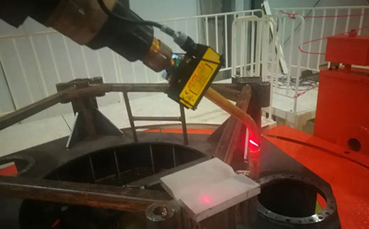 上xf吉祥坊机械人焊接工作站