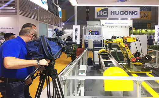 第二届进博会俄罗斯国度电视台拍摄jxf吉祥坊意大利CEA展位